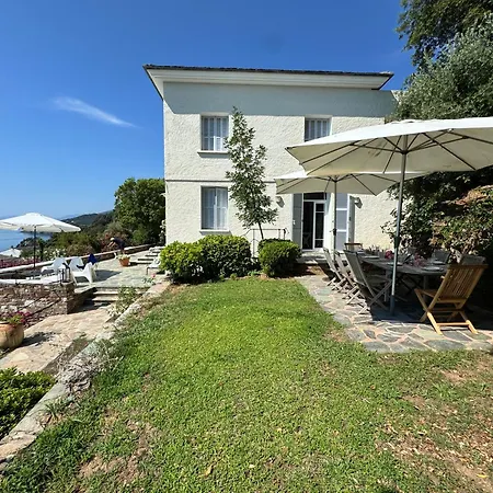 Propriete De Prestige Avec Piscine Et Vue Mer, Erbalunga Cap Corse Villa *